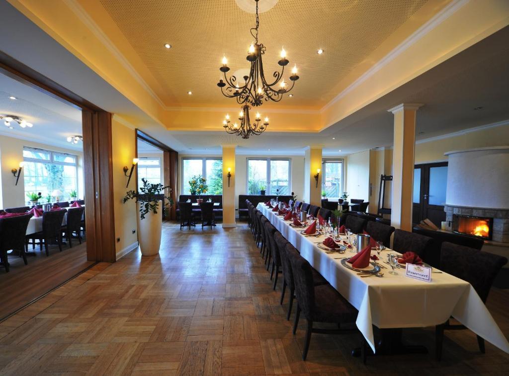 Akzent Hotel Cordes&Restaurant am Rosengarten Sottorf Buitenkant foto
