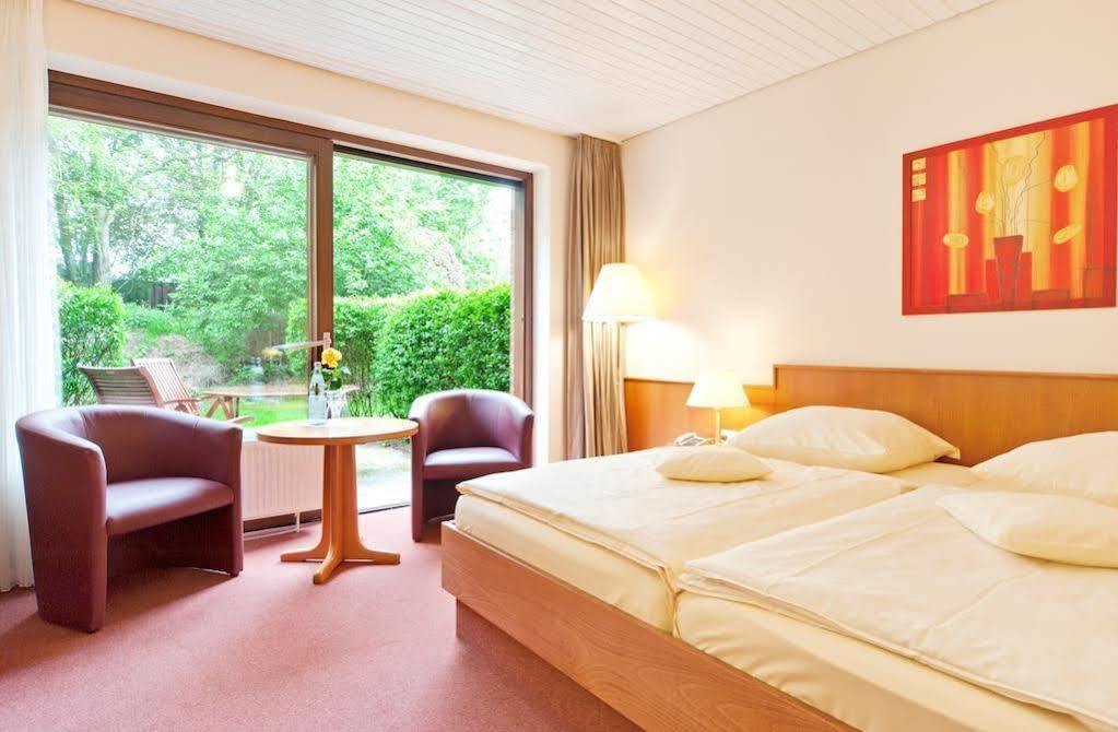 Akzent Hotel Cordes&Restaurant am Rosengarten Sottorf Buitenkant foto
